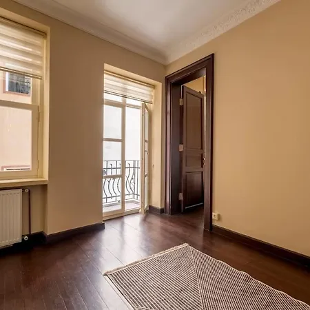 Apartment Designer Flat With 3 Bedrooms Istanbul