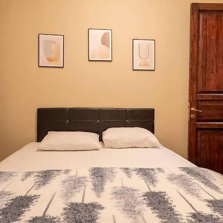 Designer Flat With 3 Bedrooms *