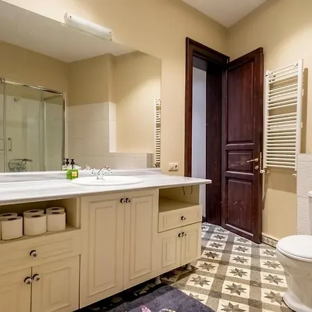 Designer Flat With 3 Bedrooms * اسطنبول