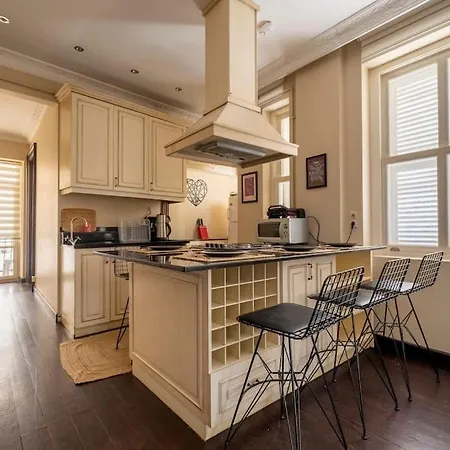 Designer Flat With 3 Bedrooms شقة اسطنبول